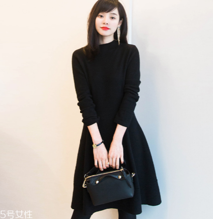 怎么穿衣服有女人味？跟著她學(xué)就對了