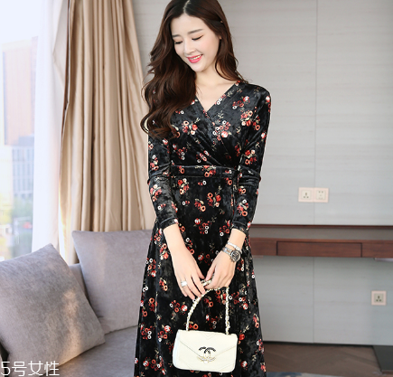 怎么穿衣服有女人味？跟著她學(xué)就對了