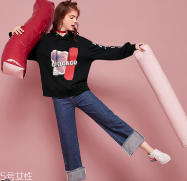 朋克風(fēng)女生穿衣 朋克和冬日更搭！
