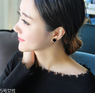 朋克風(fēng)女生穿衣 朋克和冬日更搭！