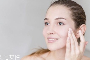 皮膚干燥會(huì)遺傳嗎？只要不是魚鱗病