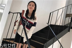 衛(wèi)衣掉色怎么辦？這樣洗不會掉色