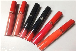 阿瑪尼黑管紅管哪個(gè)好？打造鮮艷欲滴的動人雙唇