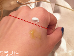 CPB晶致眼霜油不油？水油科學(xué)配比