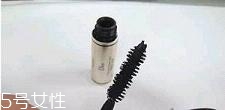 迪奧睫毛膏怎么樣？刷完睫毛膏再夾一次睫毛更卷翹