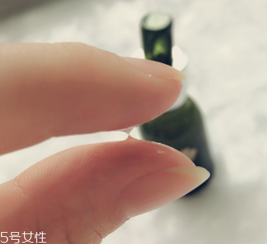 LA MER修護(hù)精華露孕媽能用嗎？適合產(chǎn)后去皺