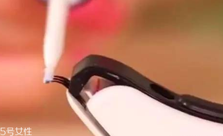 睫毛訂書(shū)機(jī)是什么？這十款睫毛膏讓你輕松放大雙眼