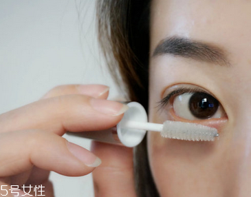 睫毛增長液可以用于眉毛嗎？睫毛增長液還可以涂頭發(fā)