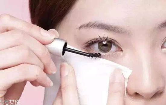 睫毛膏暈妝是什么原因？化妝手法很重要