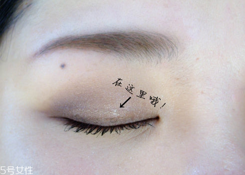蕾絲雙眼皮貼先化妝嗎？蕾絲雙眼皮貼怎這樣用