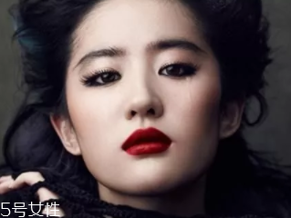 鵝蛋臉適合什么妝容？不適合濃妝