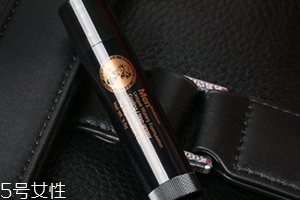 唇膏可以祛痘嗎？小心致痘風險
