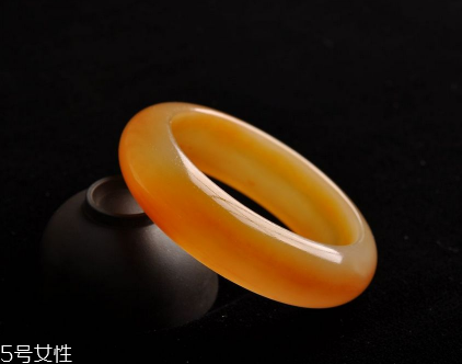 黃龍玉手鐲戴哪只手？手鐲佩戴要當(dāng)心