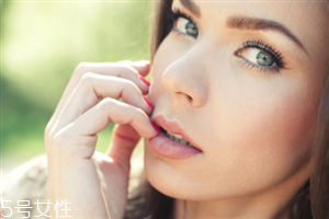 漂唇后忌口什么食物？決定漂唇持久度的因素