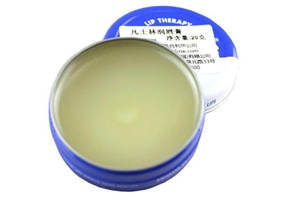 凡士林為什么適合敏感肌膚？世界上最好的隔離產(chǎn)品