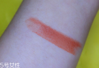 冬天護(hù)膚用霜還是乳？6款適合冬天用的護(hù)膚品推薦