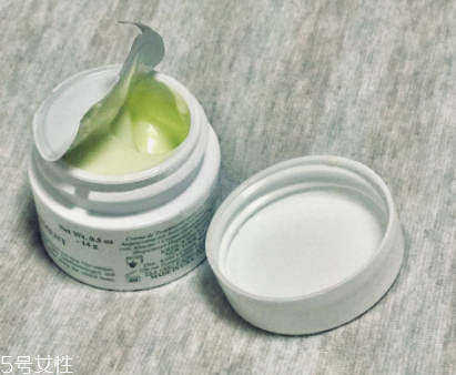 冬天護(hù)膚用霜還是乳？6款適合冬天用的護(hù)膚品推薦
