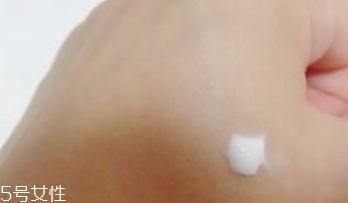 紀(jì)梵希水漾活妍面霜好用嗎？冰淇淋質(zhì)地的面霜評(píng)測(cè)