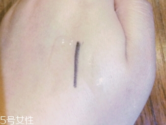 紀(jì)梵希眼線筆好用嗎？防水不暈染的紀(jì)梵希眼線筆