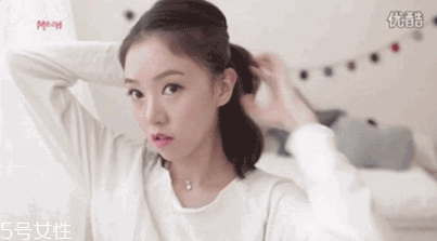 短發(fā)發(fā)尾外翻的發(fā)型怎么弄？誰(shuí)弄誰(shuí)美