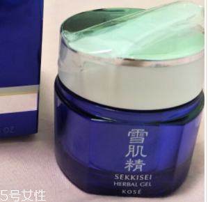 精華液用量越多越好嗎？10款精華提升美肌度
