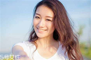 圓臉有劉海好還是沒(méi)有劉海好？頭發(fā)少又細(xì)不適合短發(fā)