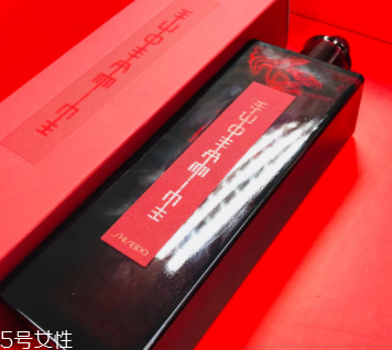 皮膚不吸收護(hù)膚品怎么回事？光用乳液面霜遠(yuǎn)遠(yuǎn)不夠