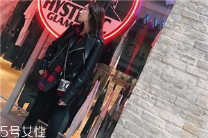 短款皮衣怎么搭配好看？酷girl的冬日選擇