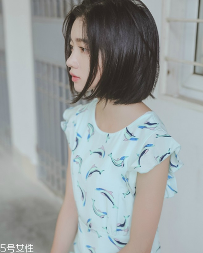 圓臉有劉海好還是沒(méi)有劉海好？頭發(fā)少又細(xì)不適合短發(fā)