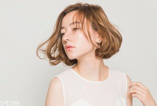 女生發(fā)質(zhì)軟適合什么發(fā)型？胖圓臉顯瘦發(fā)型參考