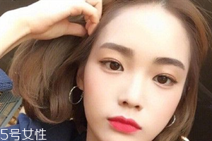 短頭發(fā)染什么顏色好看洋氣顯白？短發(fā)這樣弄好看又大方