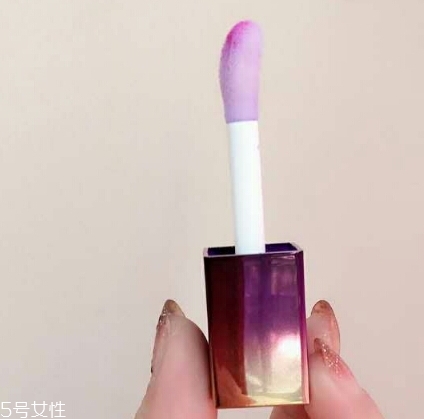 唇蜜怎么涂？一步一步打造嘟嘟唇