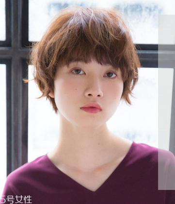 發(fā)量多女生適合什么發(fā)型？形象百變的你