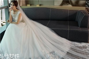中式秀禾服和西式婚紗哪個(gè)好看？打造完美新娘