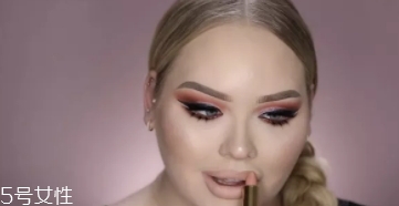 huda beauty沙漠盤怎么畫？油管大神一步步示范