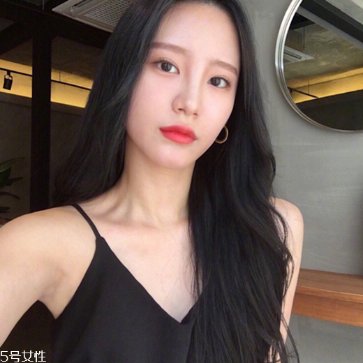 發(fā)量多女生適合什么發(fā)型？形象百變的你