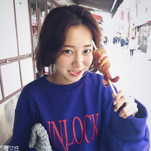 女生發(fā)質(zhì)軟適合什么發(fā)型？胖圓臉顯瘦發(fā)型參考
