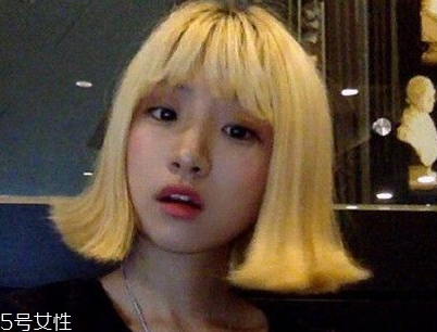 短頭發(fā)染什么顏色好看洋氣顯白？短發(fā)這樣弄好看又大方