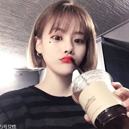 發(fā)量多女生適合什么發(fā)型？形象百變的你