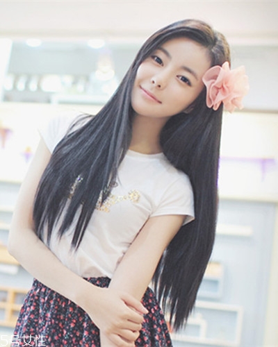 小個(gè)子女生適合什么發(fā)型？蓬松隨意效果