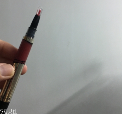 唇彩可以帶上飛機(jī)嗎？不用過(guò)于擔(dān)心
