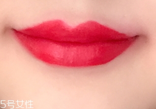 唇彩怎么涂？按照步驟涂抹