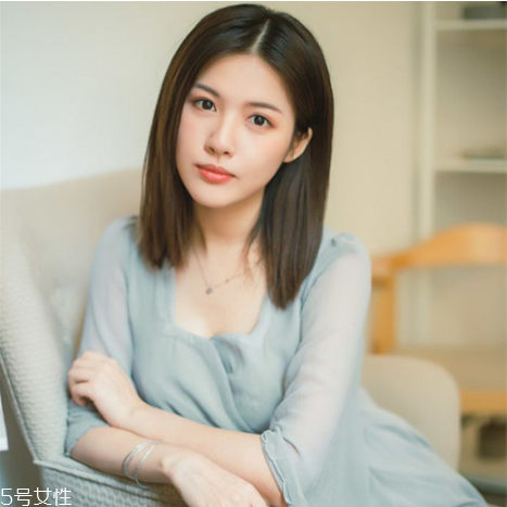 齊肩直發(fā)染什么顏色好看？簡(jiǎn)單好看的齊肩發(fā)扎法