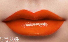 怎么涂口紅不顯唇紋？關(guān)鍵是做好打底