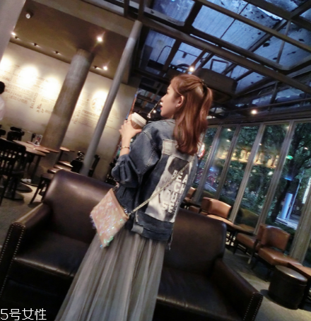運(yùn)動(dòng)外套怎么搭配？打造活力氧氣女孩