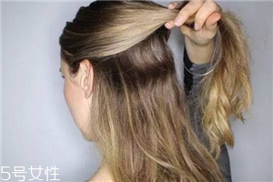 女生冬天長(zhǎng)發(fā)怎么編好看？長(zhǎng)發(fā)妹紙才懂得的痛