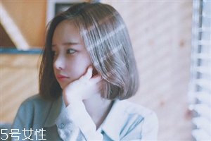小個(gè)子女生適合什么發(fā)型？蓬松隨意效果