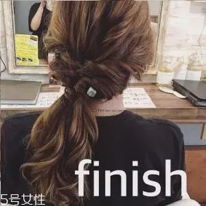 女生冬天長(zhǎng)發(fā)怎么編好看？長(zhǎng)發(fā)妹紙才懂得的痛