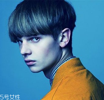 2022最流行發(fā)型顏色男生？男生潮流發(fā)型