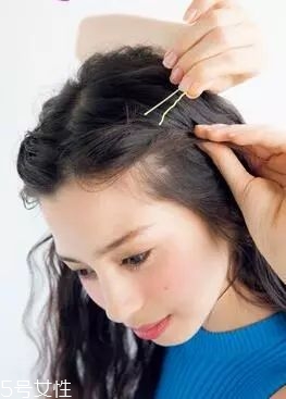 女生冬天長(zhǎng)發(fā)怎么編好看？長(zhǎng)發(fā)妹紙才懂得的痛